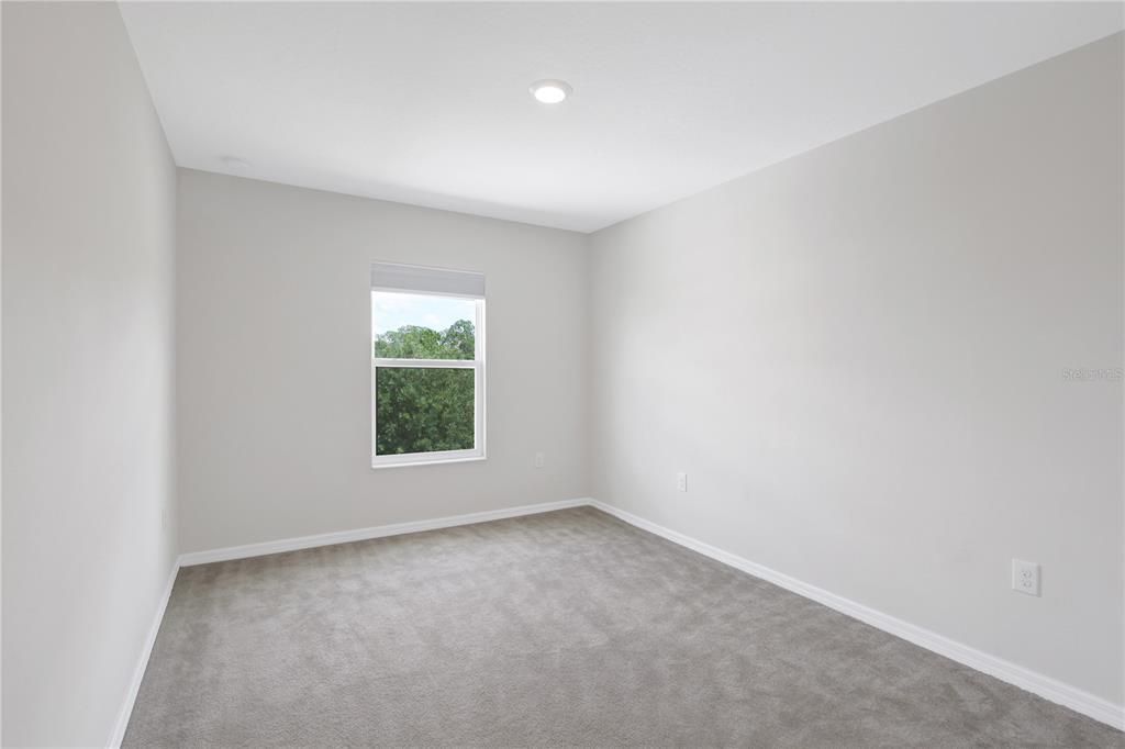 Activo con contrato: $440,000 (4 camas, 2 baños, 2643 Pies cuadrados)