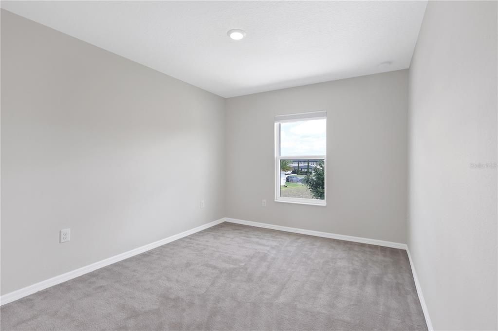 Activo con contrato: $440,000 (4 camas, 2 baños, 2643 Pies cuadrados)