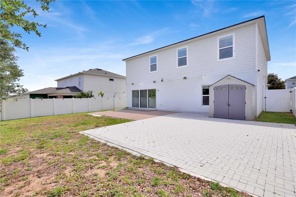 Activo con contrato: $440,000 (4 camas, 2 baños, 2643 Pies cuadrados)