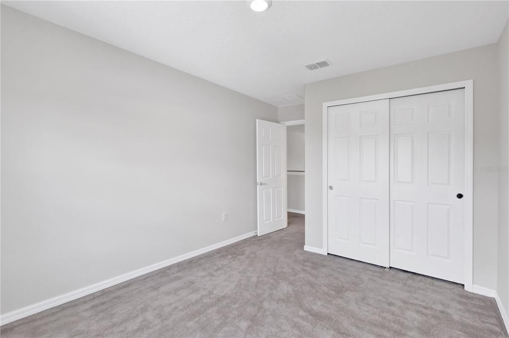 Activo con contrato: $440,000 (4 camas, 2 baños, 2643 Pies cuadrados)