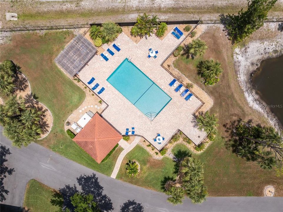 For Sale: $214,900 (2 beds, 2 baths, 1112 Square Feet)
