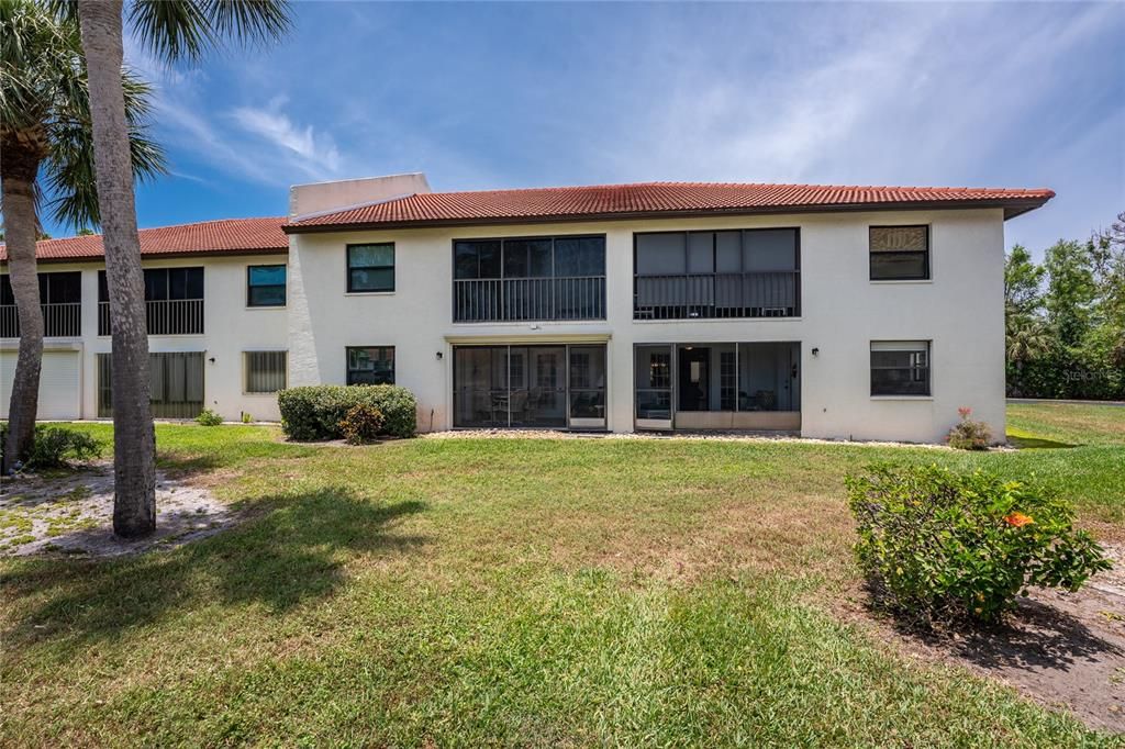 For Sale: $214,900 (2 beds, 2 baths, 1112 Square Feet)