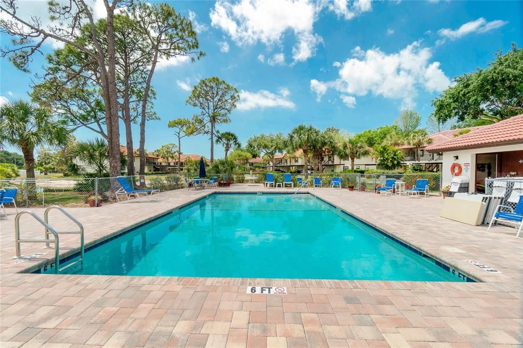 For Sale: $214,900 (2 beds, 2 baths, 1112 Square Feet)