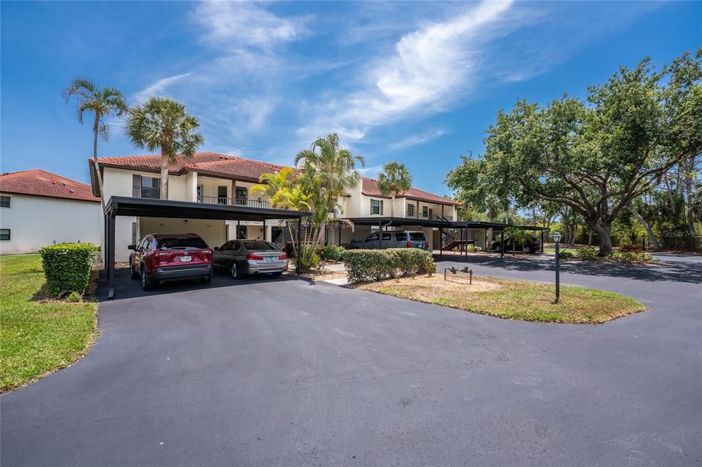 For Sale: $214,900 (2 beds, 2 baths, 1112 Square Feet)