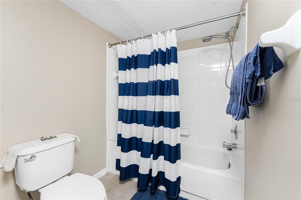 For Sale: $214,900 (2 beds, 2 baths, 1112 Square Feet)