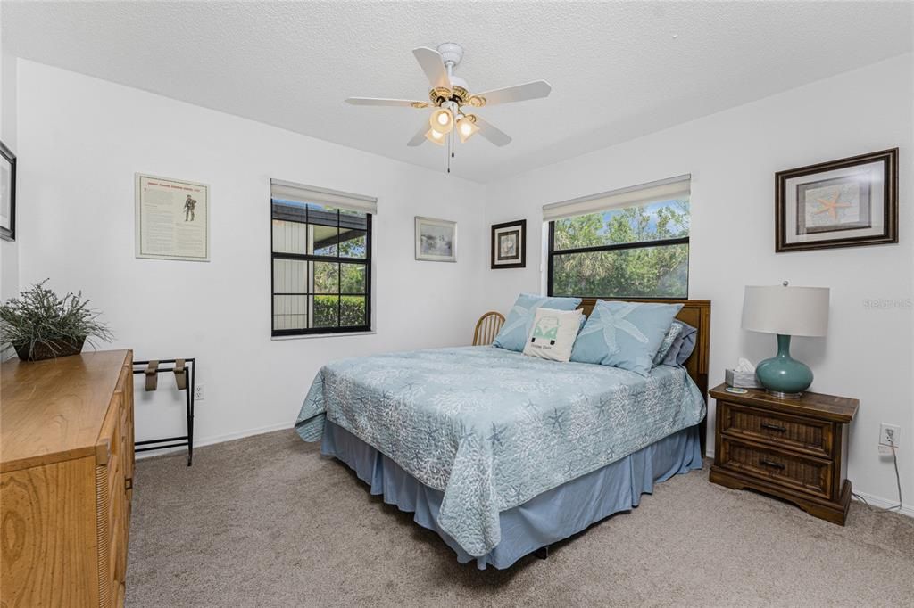 For Sale: $214,900 (2 beds, 2 baths, 1112 Square Feet)