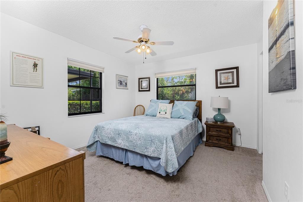 For Sale: $214,900 (2 beds, 2 baths, 1112 Square Feet)