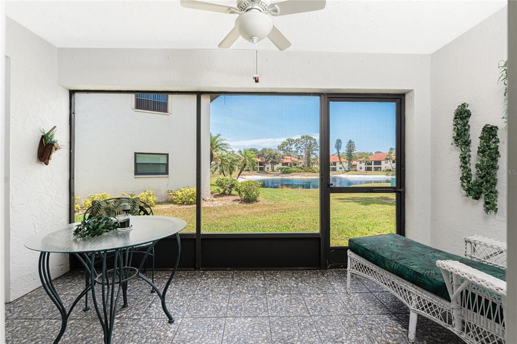 For Sale: $214,900 (2 beds, 2 baths, 1112 Square Feet)