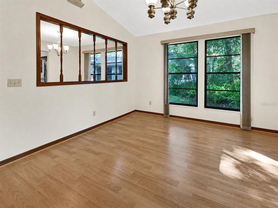 En Venta: $314,000 (3 camas, 2 baños, 1500 Pies cuadrados)