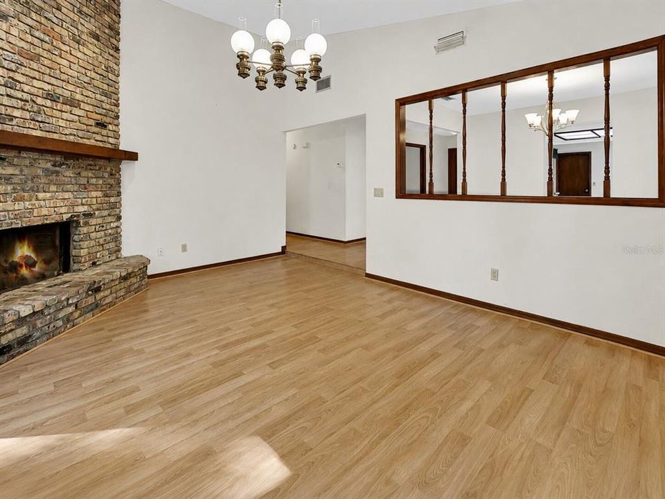 En Venta: $314,000 (3 camas, 2 baños, 1500 Pies cuadrados)