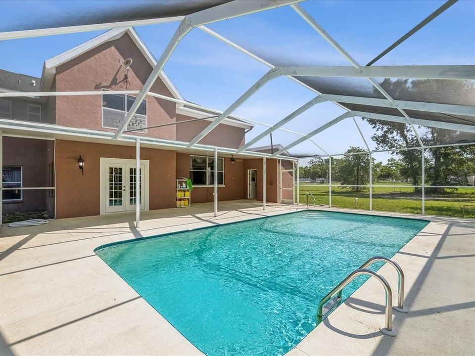 For Sale: $650,000 (5 beds, 3 baths, 3678 Square Feet)