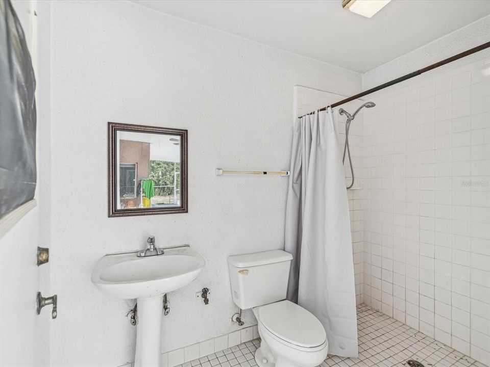 For Sale: $650,000 (5 beds, 3 baths, 3678 Square Feet)