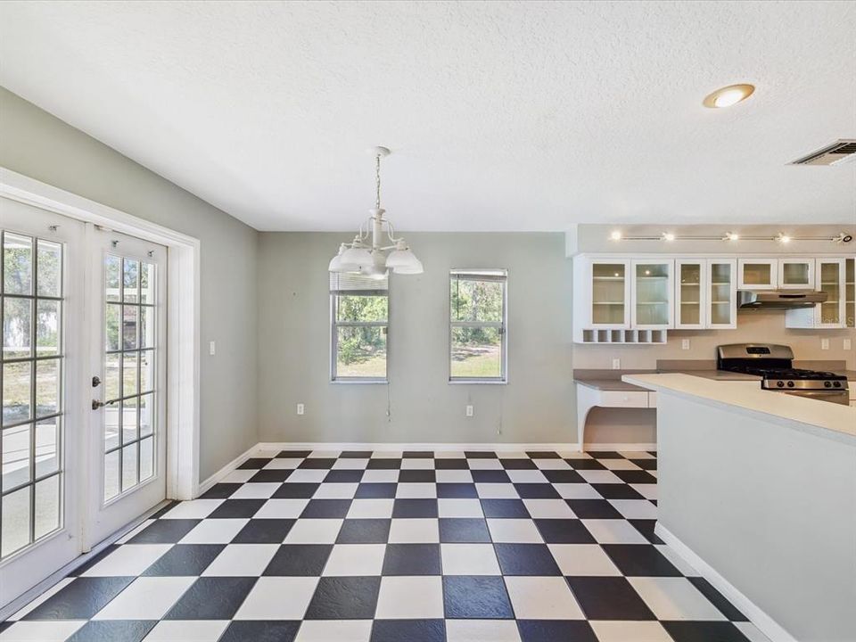 For Sale: $650,000 (5 beds, 3 baths, 3678 Square Feet)
