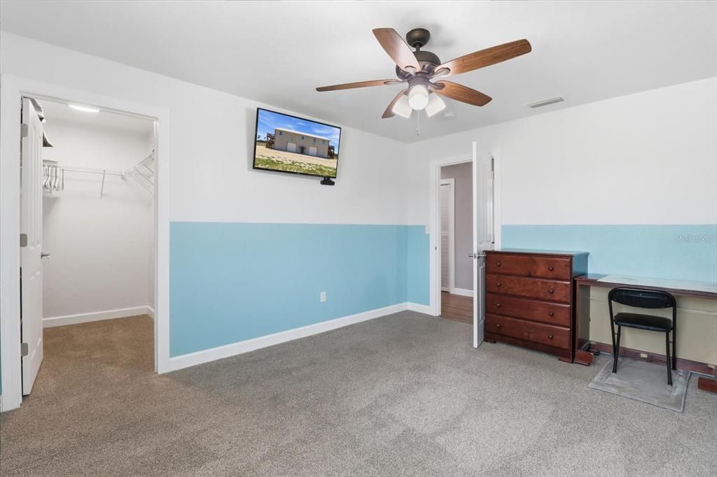 For Sale: $1,150,000 (3 beds, 2 baths, 2160 Square Feet)