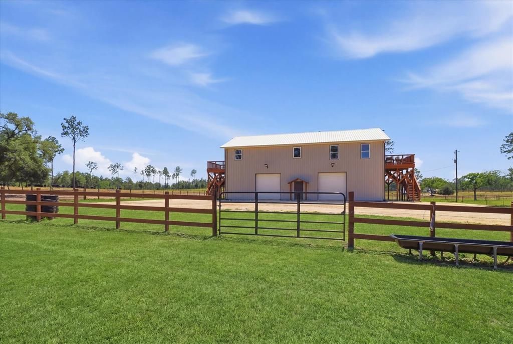 For Sale: $1,150,000 (3 beds, 2 baths, 2160 Square Feet)