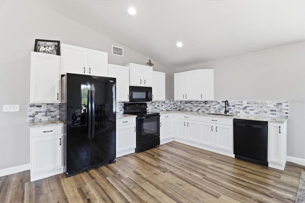 For Sale: $1,150,000 (3 beds, 2 baths, 2160 Square Feet)
