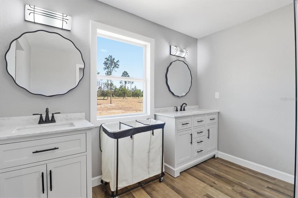 For Sale: $1,150,000 (3 beds, 2 baths, 2160 Square Feet)