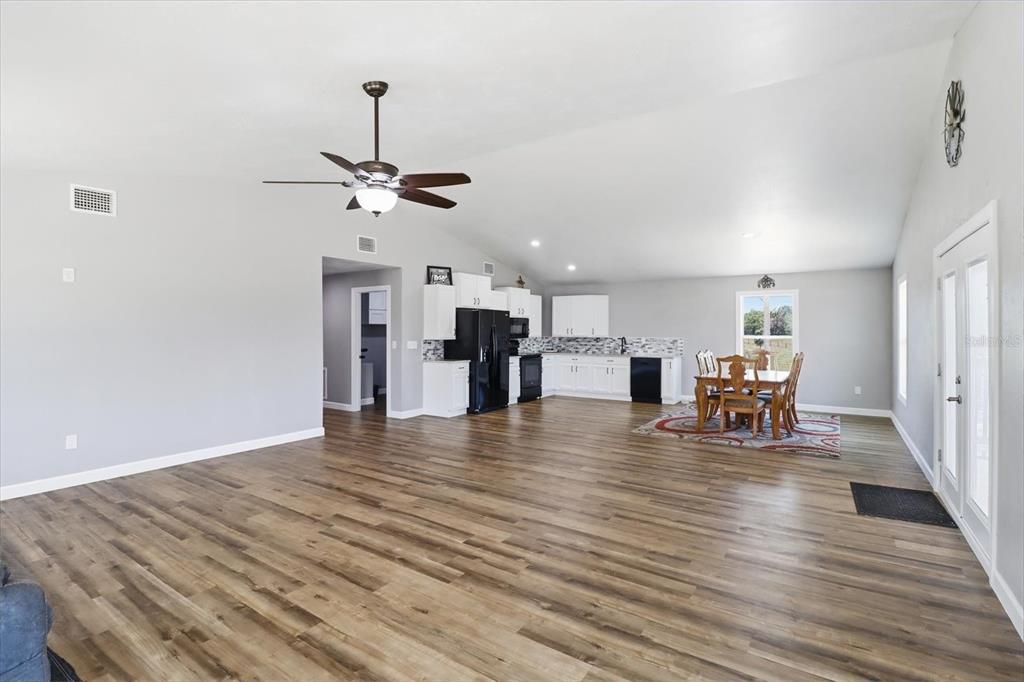 For Sale: $1,150,000 (3 beds, 2 baths, 2160 Square Feet)