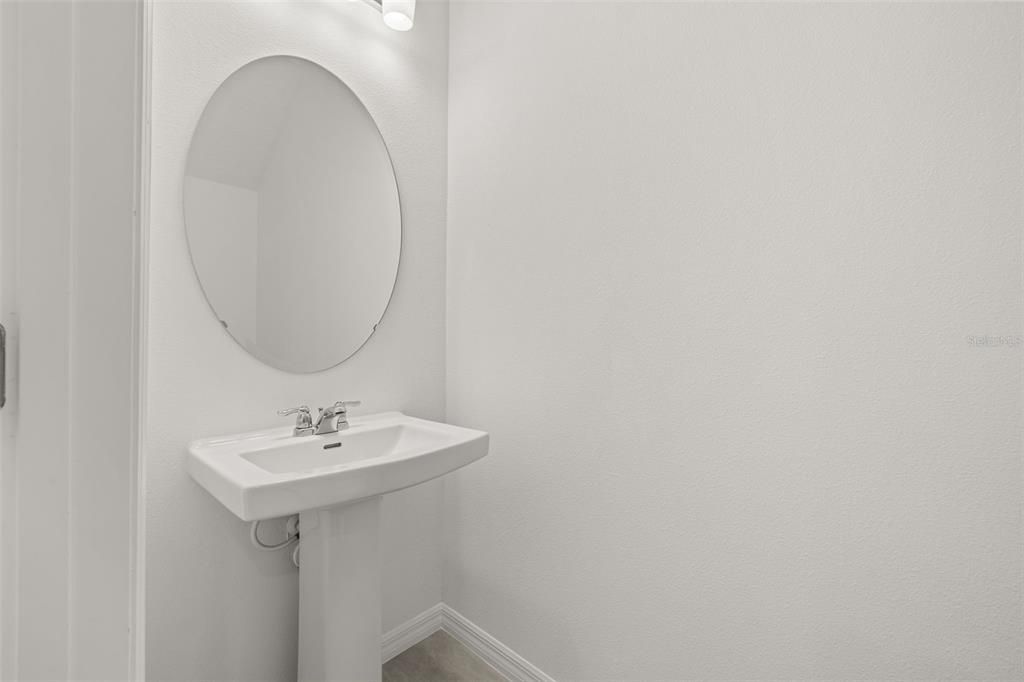 For Rent: $2,000 (3 beds, 2 baths, 1365 Square Feet)