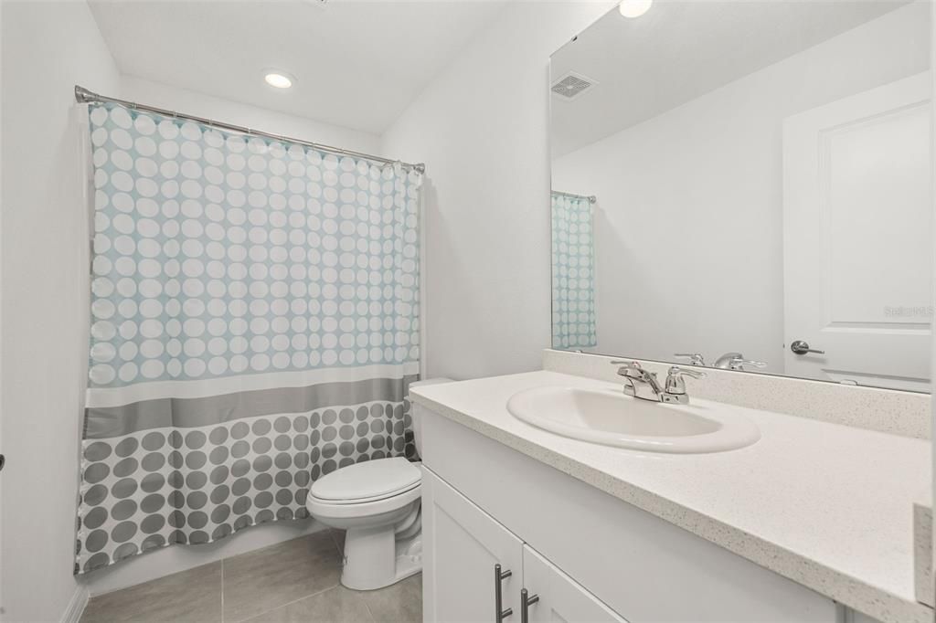 For Rent: $2,000 (3 beds, 2 baths, 1365 Square Feet)