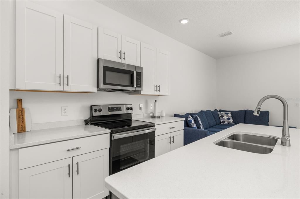 For Rent: $2,000 (3 beds, 2 baths, 1365 Square Feet)