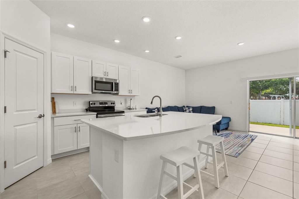 For Rent: $2,000 (3 beds, 2 baths, 1365 Square Feet)