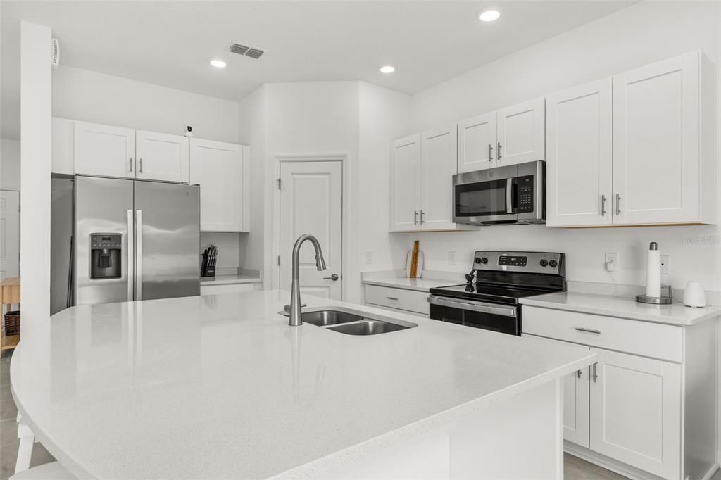 For Rent: $2,000 (3 beds, 2 baths, 1365 Square Feet)