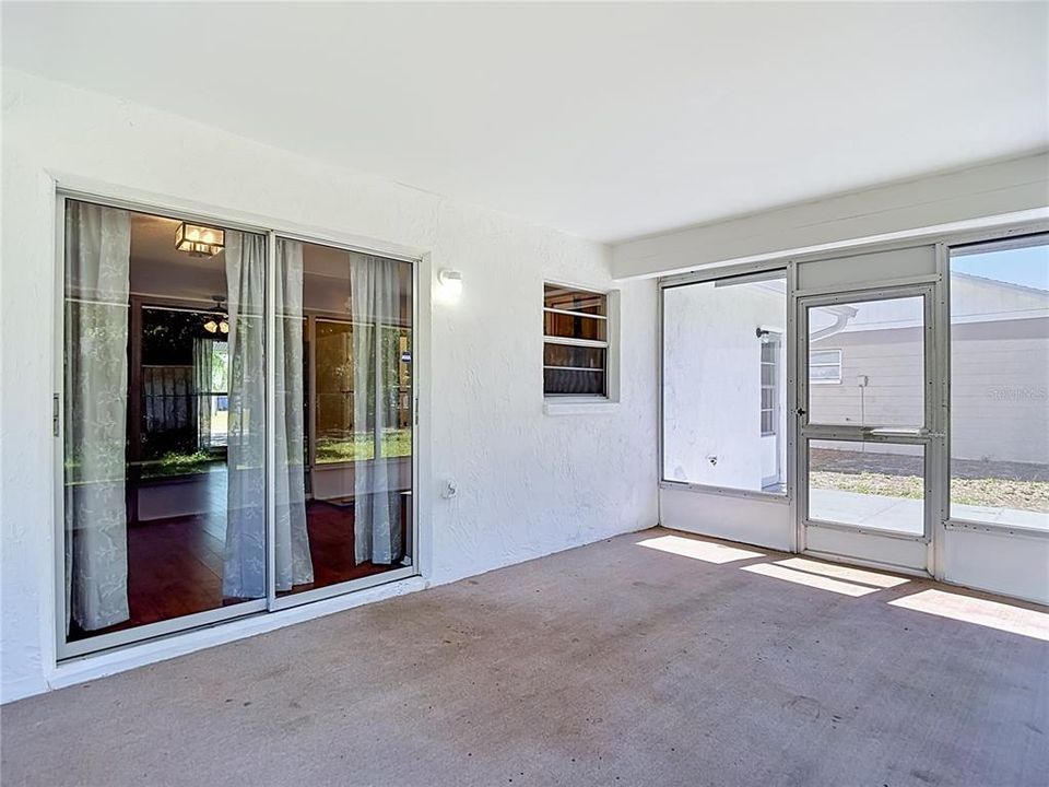 На продажу: $198,000 (2 спален, 1 ванн, 806 Квадратных фут)