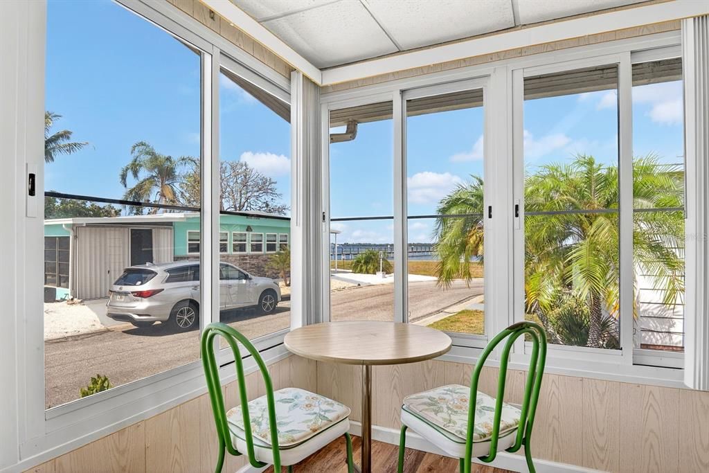 Active With Contract: $200,000 (2 beds, 2 baths, 1152 Square Feet)