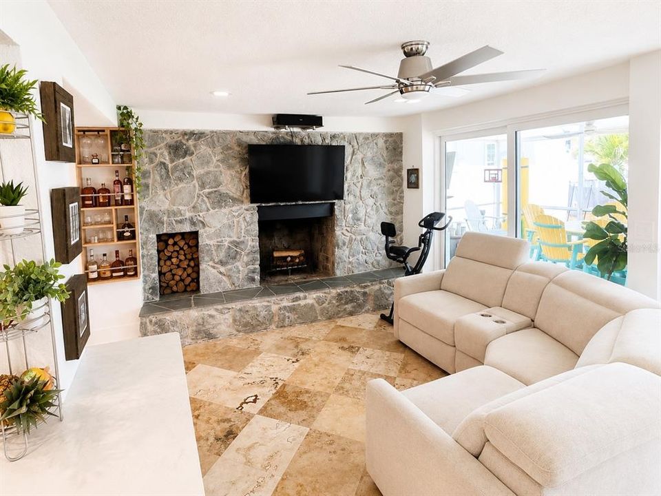 For Sale: $924,900 (3 beds, 2 baths, 2059 Square Feet)