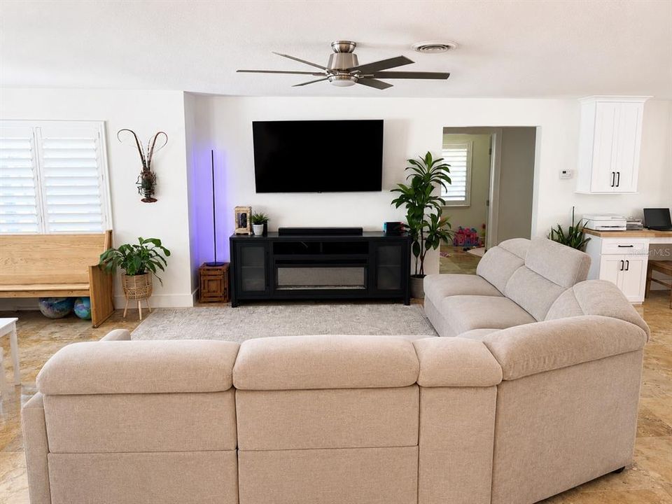 For Sale: $924,900 (3 beds, 2 baths, 2059 Square Feet)