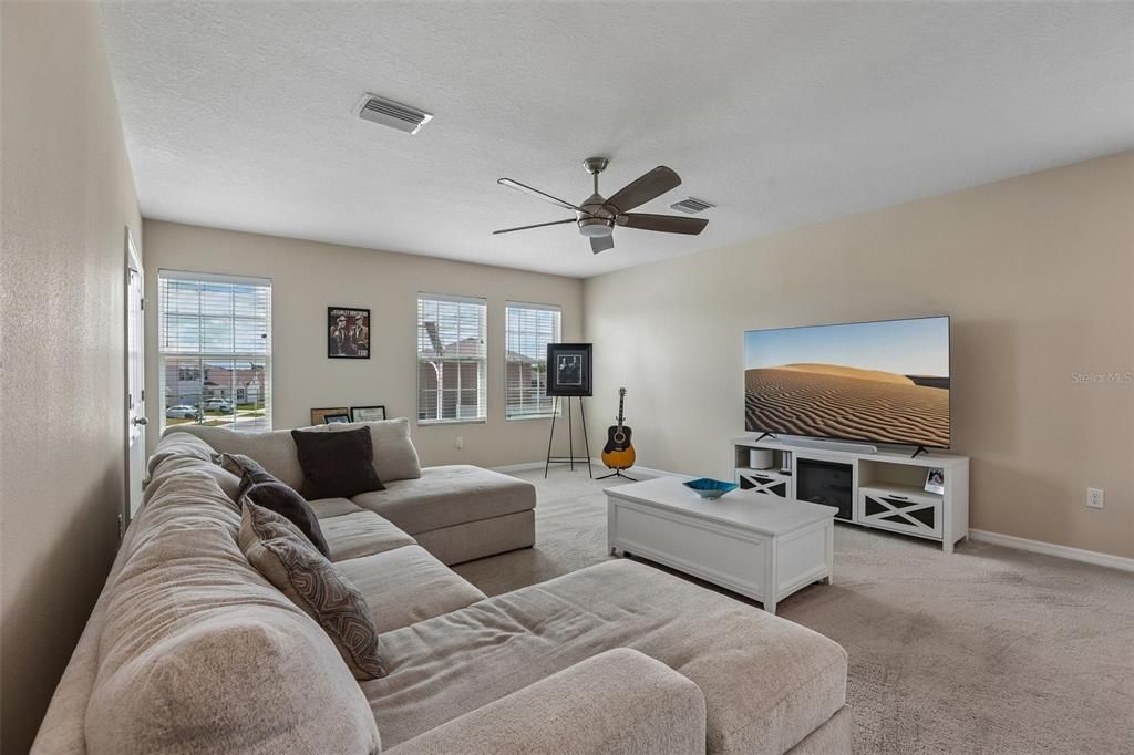 For Sale: $499,000 (4 beds, 3 baths, 2738 Square Feet)