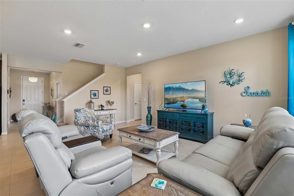 For Sale: $499,000 (4 beds, 3 baths, 2738 Square Feet)