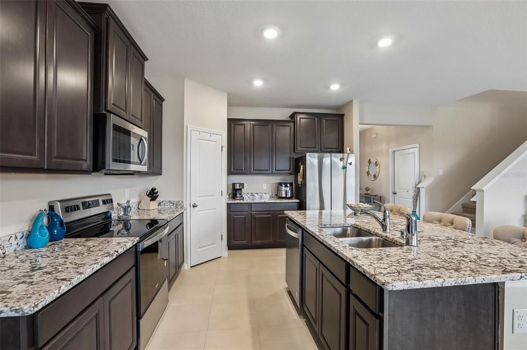 For Sale: $499,000 (4 beds, 3 baths, 2738 Square Feet)