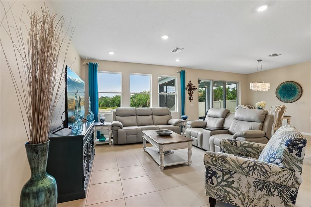 For Sale: $499,000 (4 beds, 3 baths, 2738 Square Feet)