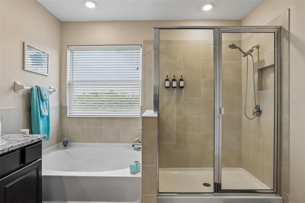 For Sale: $499,000 (4 beds, 3 baths, 2738 Square Feet)