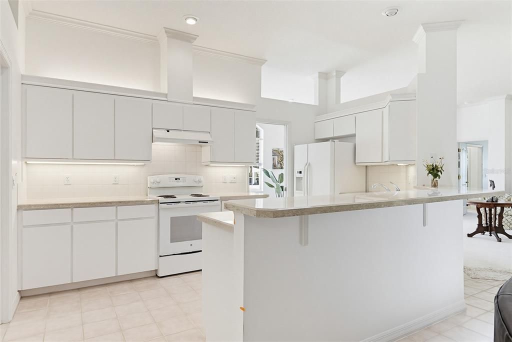 На продажу: $379,900 (3 спален, 2 ванн, 2166 Квадратных фут)