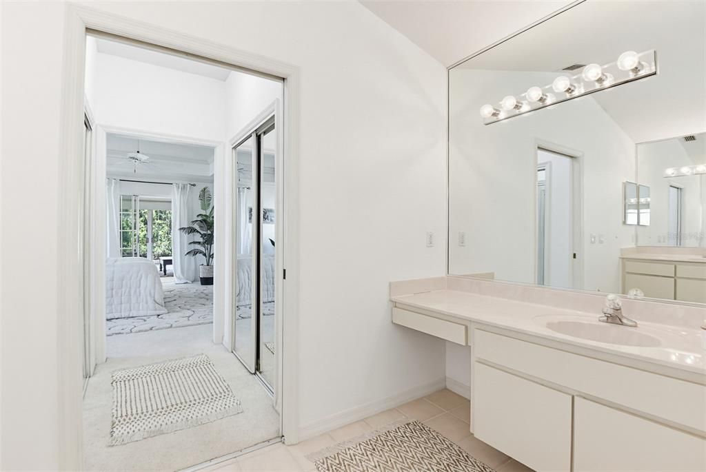 На продажу: $379,900 (3 спален, 2 ванн, 2166 Квадратных фут)