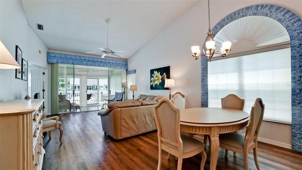 For Sale: $529,900 (2 beds, 2 baths, 1547 Square Feet)