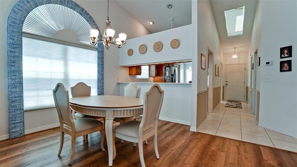For Sale: $529,900 (2 beds, 2 baths, 1547 Square Feet)