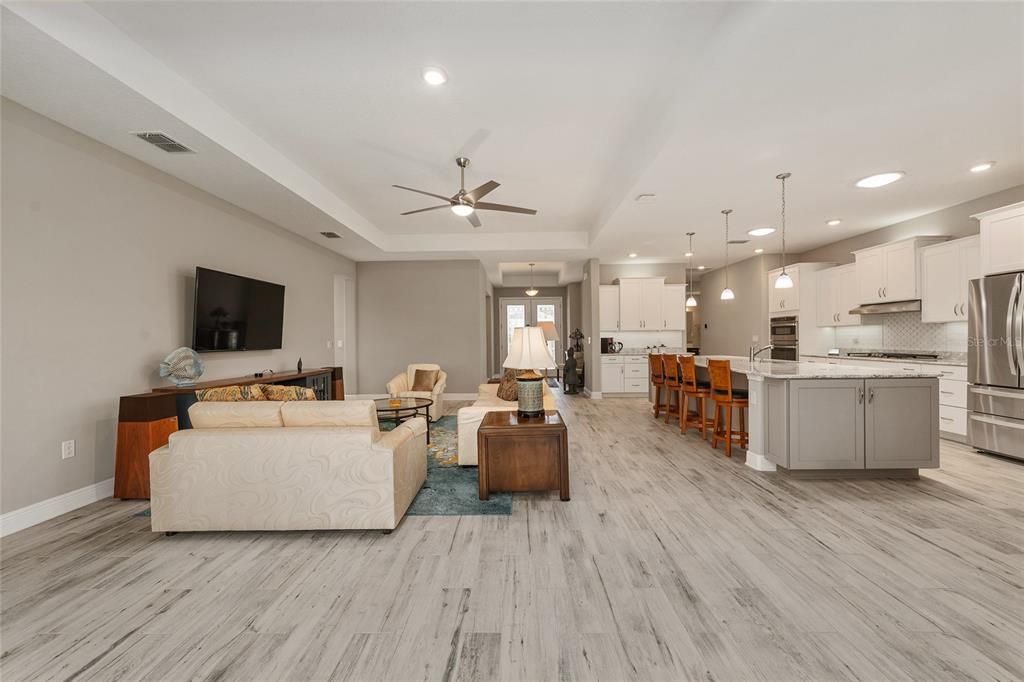 For Sale: $585,000 (3 beds, 3 baths, 2893 Square Feet)