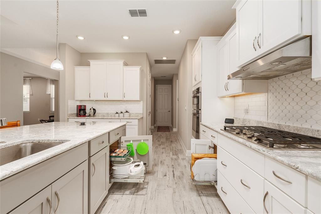 For Sale: $585,000 (3 beds, 3 baths, 2893 Square Feet)