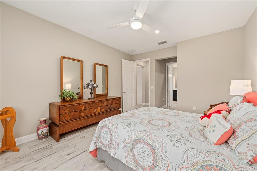 For Sale: $585,000 (3 beds, 3 baths, 2893 Square Feet)
