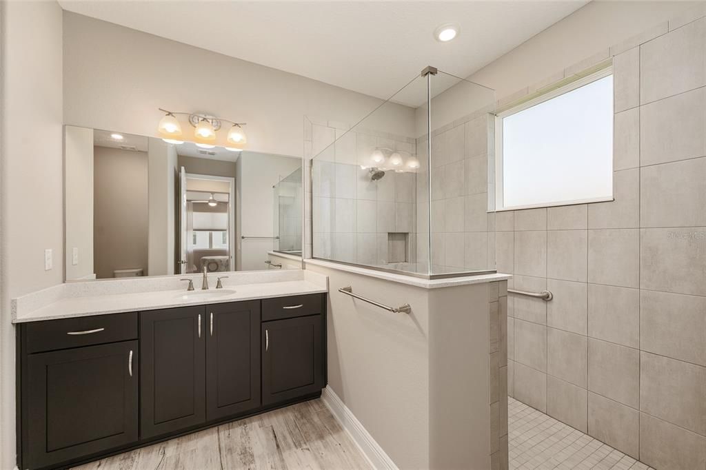 For Sale: $585,000 (3 beds, 3 baths, 2893 Square Feet)