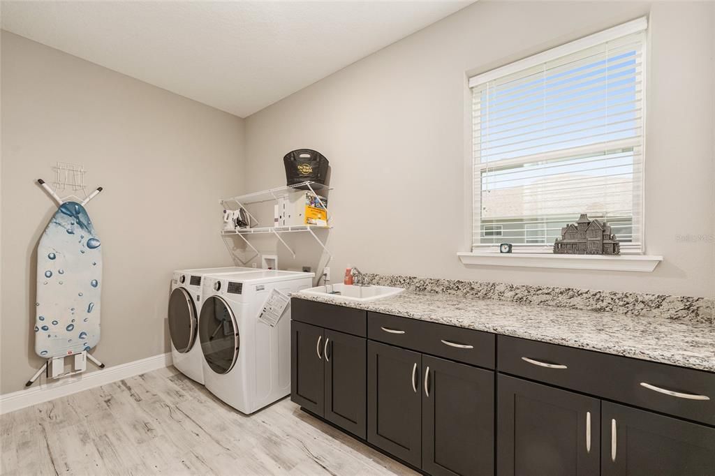 For Sale: $585,000 (3 beds, 3 baths, 2893 Square Feet)