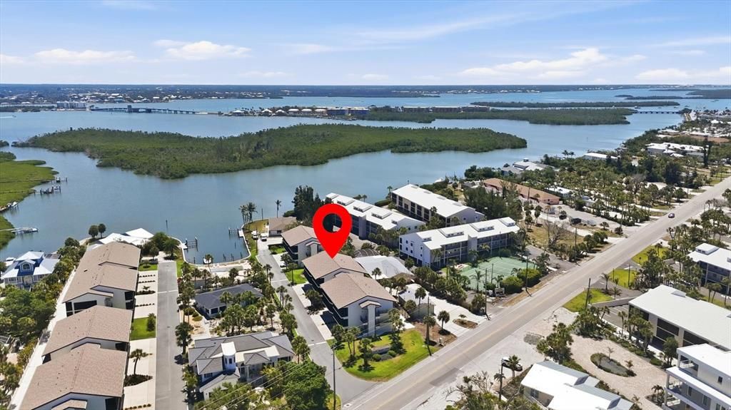 En Venta: $490,000 (2 camas, 2 baños, 1200 Pies cuadrados)