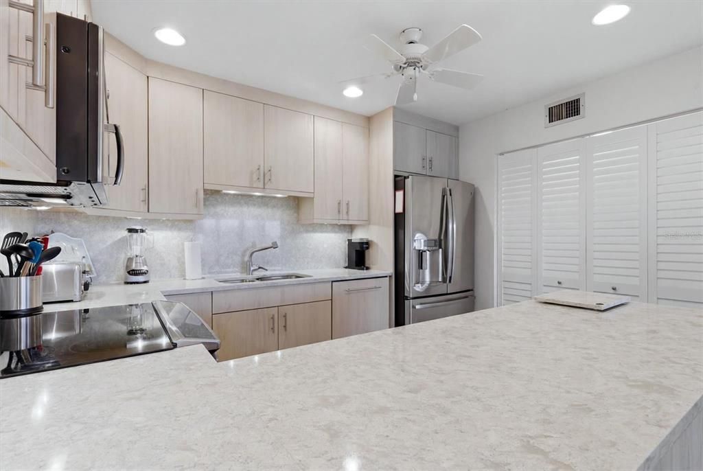 En Venta: $490,000 (2 camas, 2 baños, 1200 Pies cuadrados)