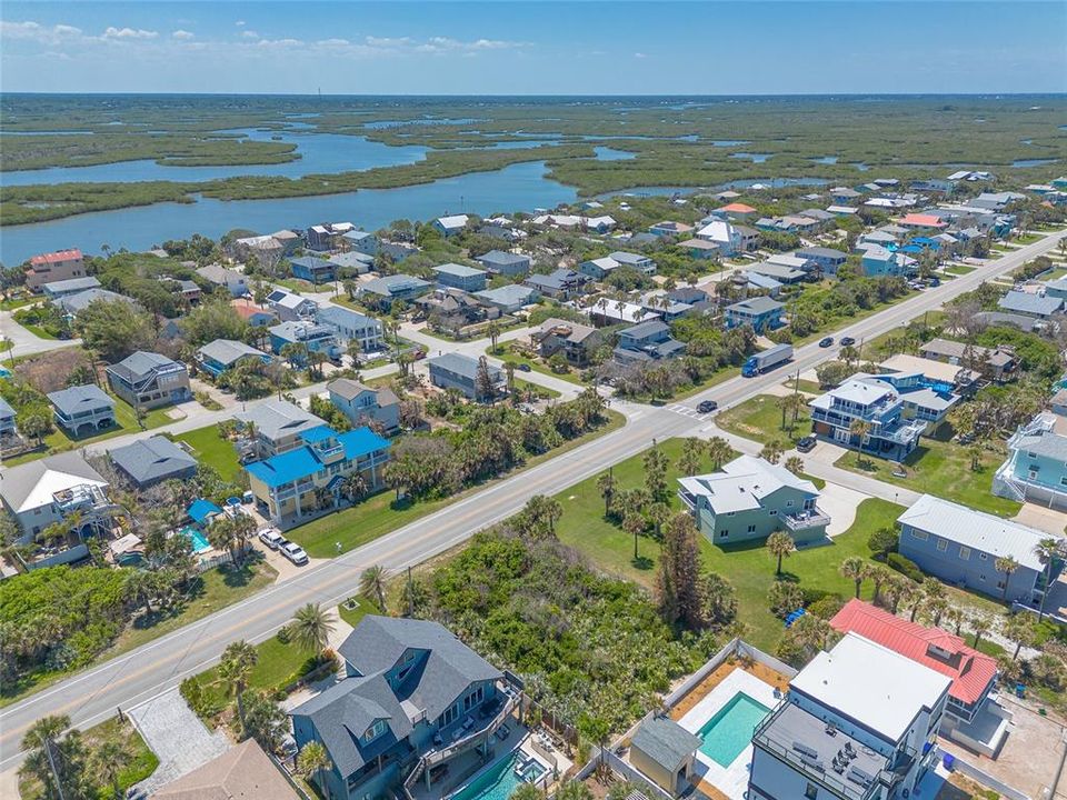 На продажу: $475,000 (0.17 acres)
