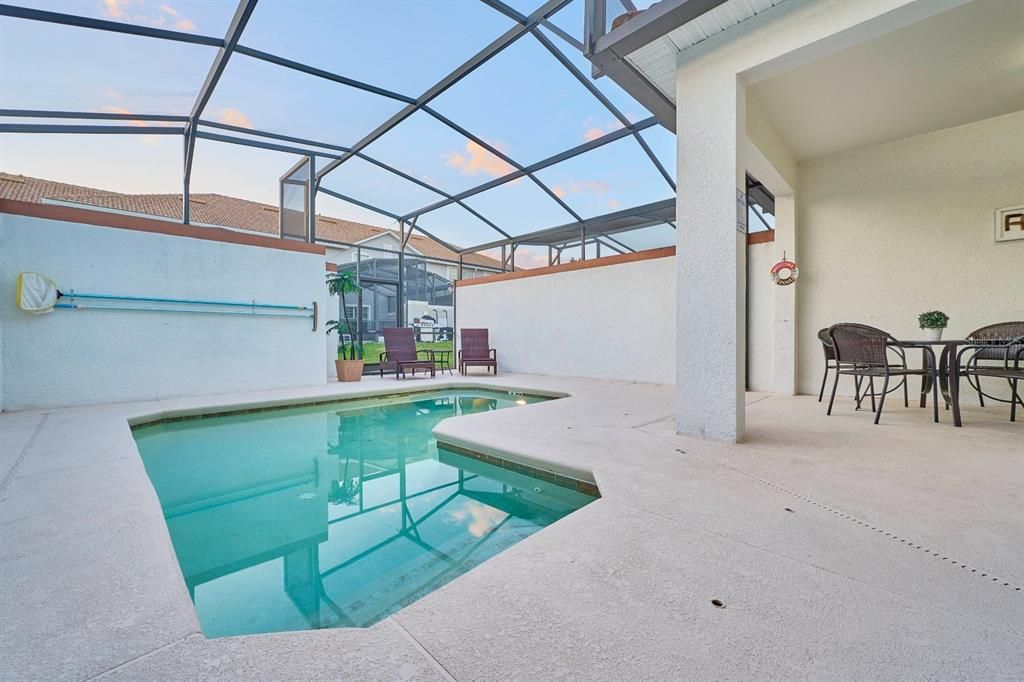For Sale: $449,000 (4 beds, 3 baths, 1914 Square Feet)