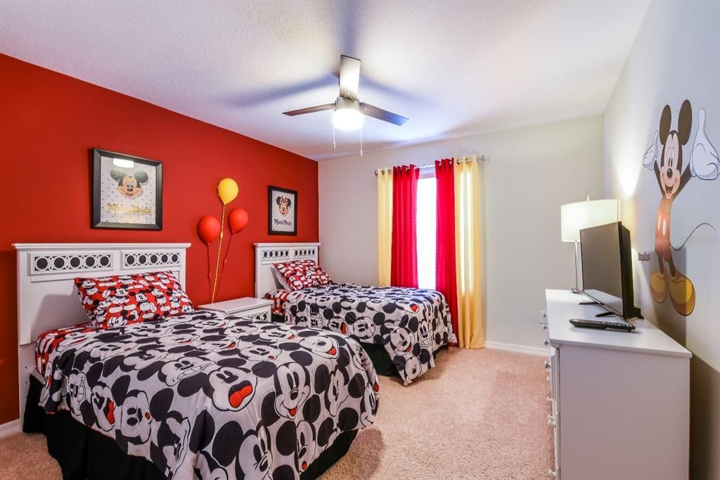 For Sale: $449,000 (4 beds, 3 baths, 1914 Square Feet)